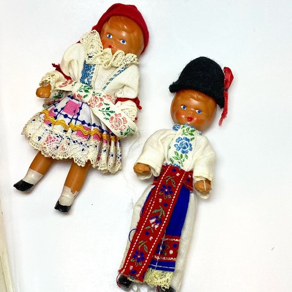 RARE Vintage Small Dolls 1968 Czechoslovakian Couple Traditional Dress in Box - Picture 2 of 5